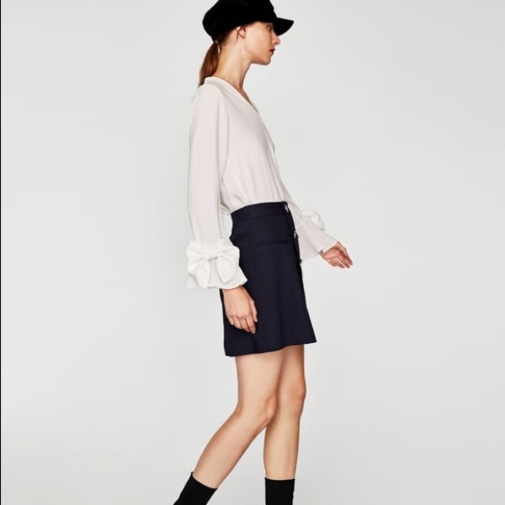 NWT Zara White Long Sleeved Bow V Neck Blouse - Picture 4 of 8